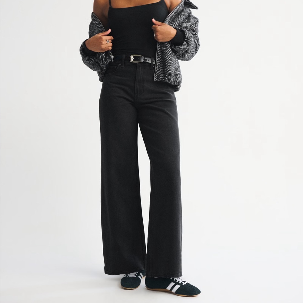 Abercrombie & Fitch Black Curve Love High Rise Wide Leg Jeans 27L